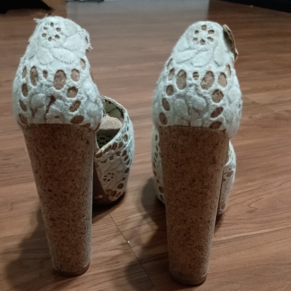 Jessica Simpson Dany White Lace Size 6 - Picture 4 of 6